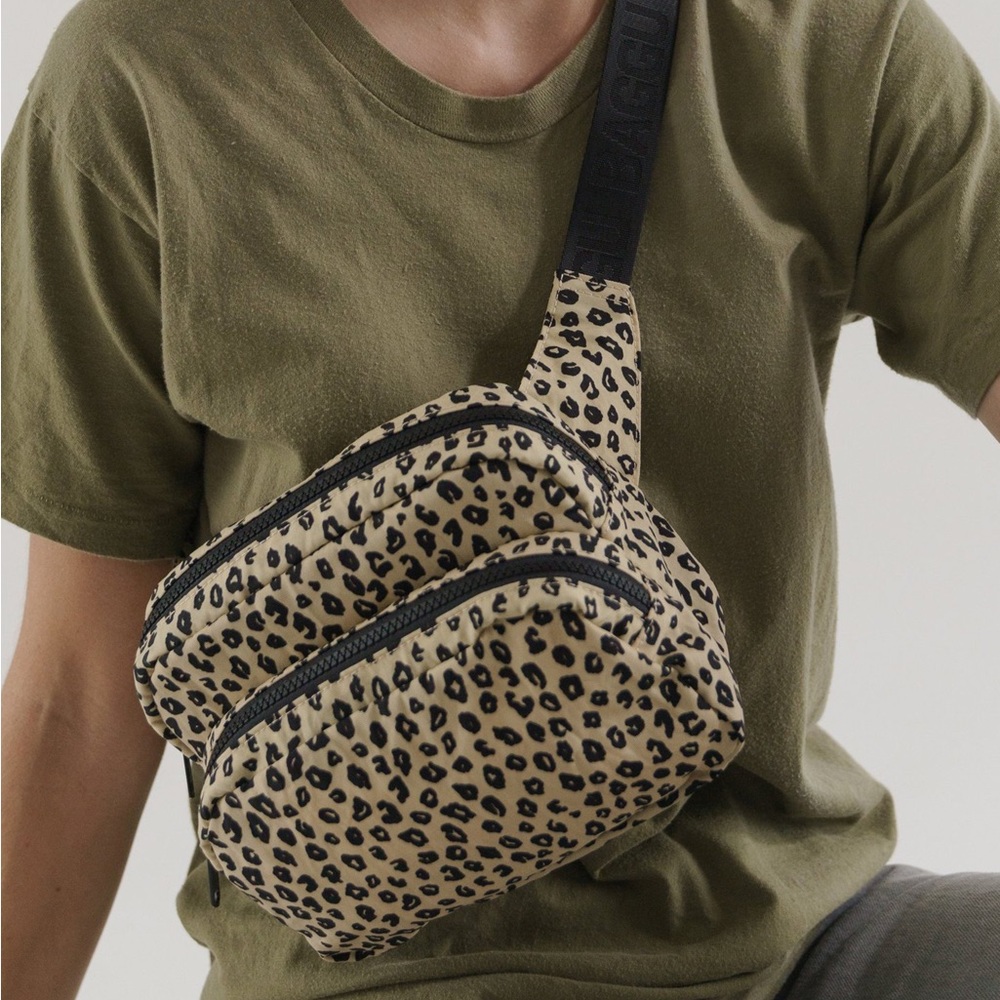 BAGGU Leopard Fannypack Crossbody Sling Bag
